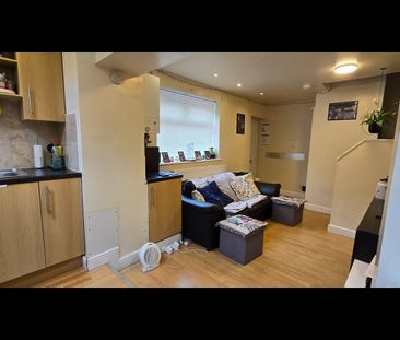2 Bed Semi-Detached House, Hanover Square, LS3 - Photo 6