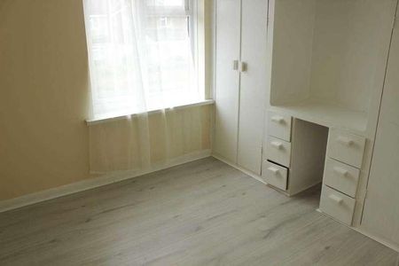 Nagle Grove, Rushey Mead, LE4 - Photo 3