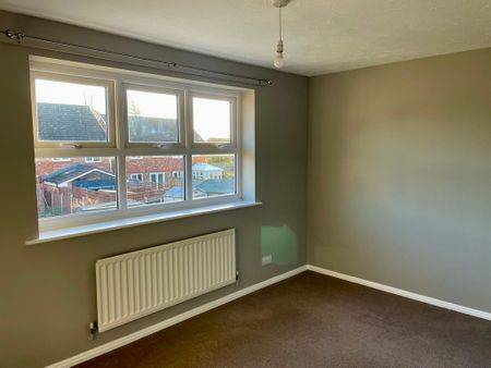 2 bedroom semi-detached to let - Photo 3