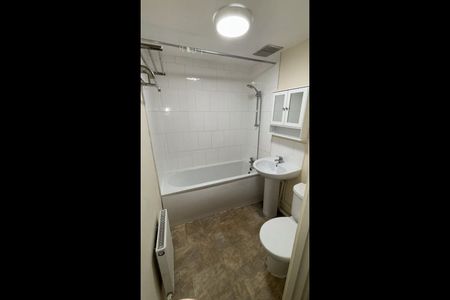 3 Bed Terraced House, Arundel Road, CV3 - Photo 3