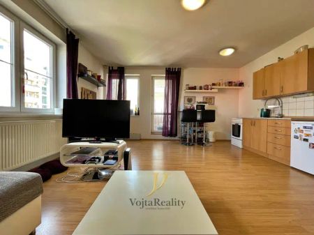 Pronájem byty 1+kk, 37 m - Fotografie 2