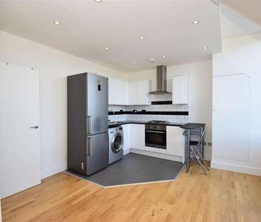 Albert Road, Horley, RH6 - Photo 5