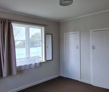 Conveniently Located 3 Bedroom Home - Photo 3