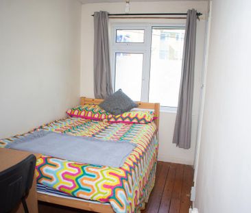 1 bedroom in a house share to rent - Photo 3