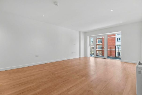 Fairbank House, Beaufort Park, NW9 - Photo 1