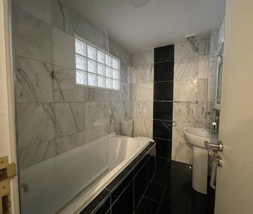 The Parade, Roath, Cardiff - Photo 3