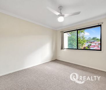 Lovely Family Townhouse In A Prime Location - Photo 3