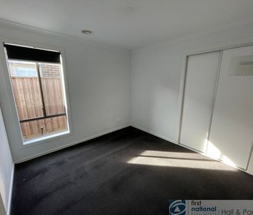 36 Lotus Street, Pakenham - Photo 4