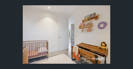 Fully Furnished • Bright & Beautiful • Walk to Everything - Photo 3