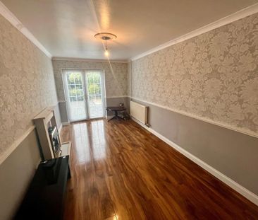 4 bedroom semi-detached house to rent - Photo 4