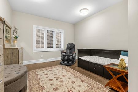 For Lease - 4622 Hewicks Lane, Mississauga, Ontario - Photo 2