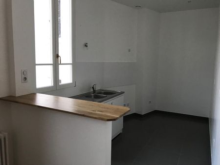 location Appartement T2 DE 53.1m² À PARIS - Photo 3