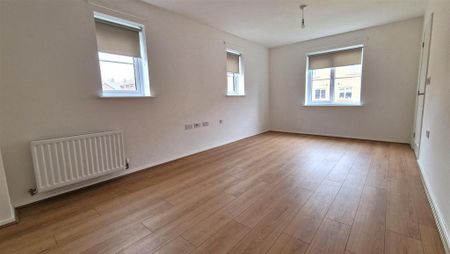 3 bedroom semi-detached house to rent - Photo 3