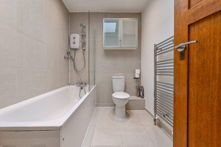 2 bedroom terraced house to rent - Photo 4