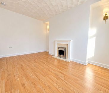 2 bedroom terraced house to rent - Photo 2