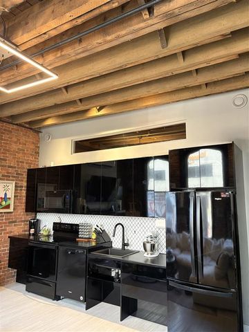 28 King Suite 303 - Photo 3