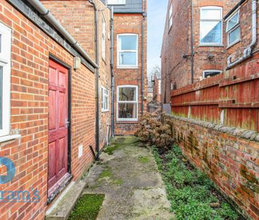 6 bed Semi-Detached House for Rent - Photo 5