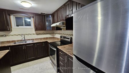 Detached Home For Lease | N8128288 - Photo 4