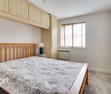 3 bedroom flat to rent - Photo 6