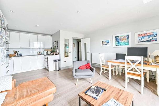 Ivory House, Clove Hitch Quay, Battersea, SW11 - Photo 1