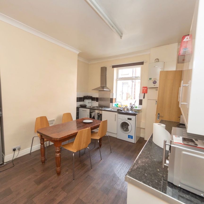 5 Bed - 35 Delph Mount, Woodhouse, Leeds - LS6 2HS - Student - Photo 2