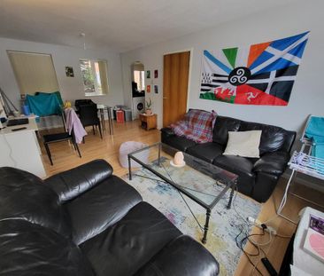 3 bedroom apartment to rent - Photo 1