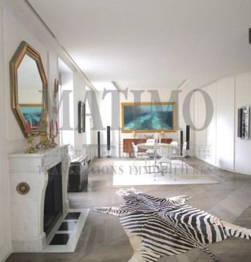Appartement • Elysées-Madeleine - Photo 1