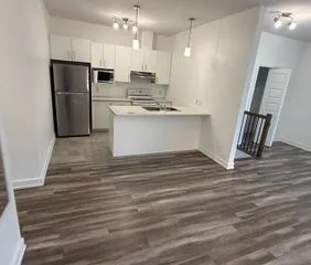 1 room apartment of 96m² in Gatineau - Photo 2