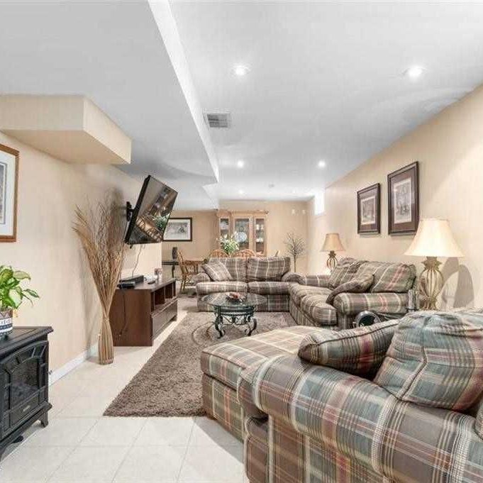 For Lease - 30 Reynolds Lane Unit# Bsmt, Barrie, Ontario - Photo 1