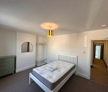 4 bedroom house - Photo 5