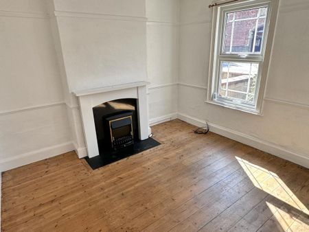 2 bedroom terraced house to rent - Photo 2