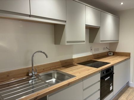 Spinney Road, Irthlingborough, NN9 - Photo 5