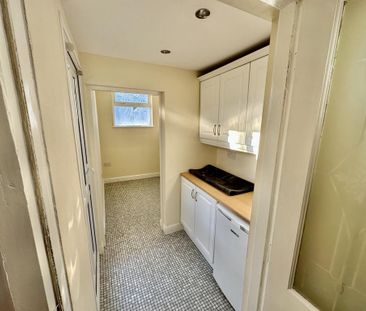 2 bedroom terraced house to rent - Photo 2