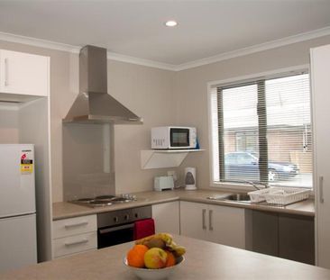 Walk to Uni - Photo 4