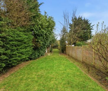 4 bedroom semi-detached house to rent - Photo 6