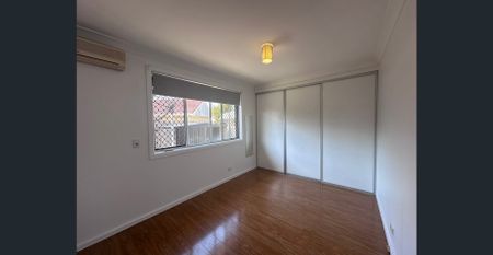 GREAT FAMILY HOME - Photo 3