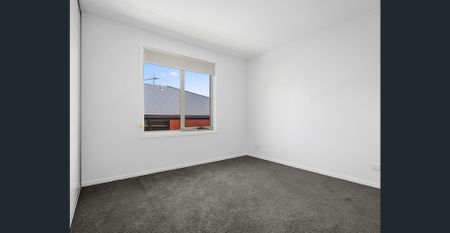 Stunning Family Home in Risdon Vale - Photo 4