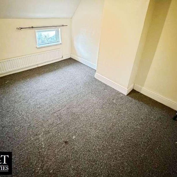 Cinder Bank, Dudley, DY2 - Photo 1