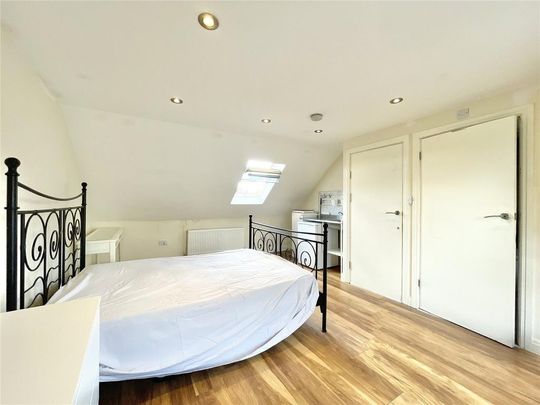 Studio to rent - Photo 1