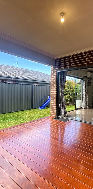 A Well kept family home for rent in featherbrook school catchment - Photo 1