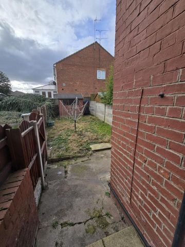 3 bedroom terraced house to rent - Photo 3