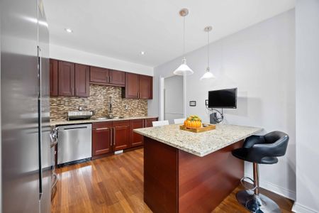 For Lease - 576 Ontario Street, Toronto, Ontario - Photo 2