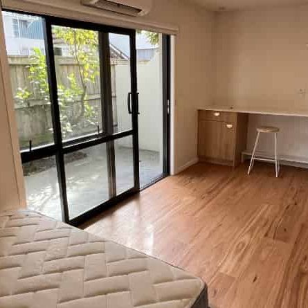 Luxury Ground Floor Studio Apartment - Photo 1