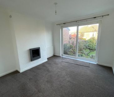 4 bedroom semi-detached house to rent - Photo 3