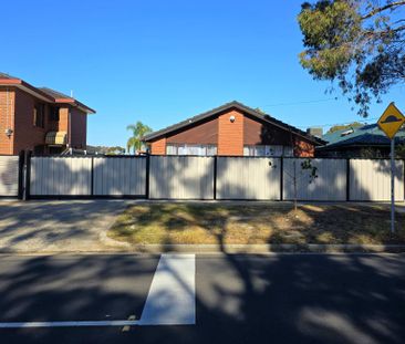 Renovated Spacious Family Home - Photo 4