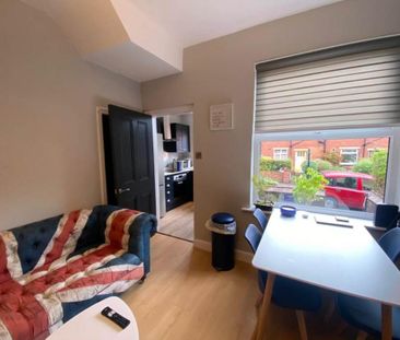 1 bedroom in a house share to rent - Photo 3