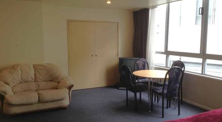 Fully furnished large Inner City Studio up for grabs! - Photo 2