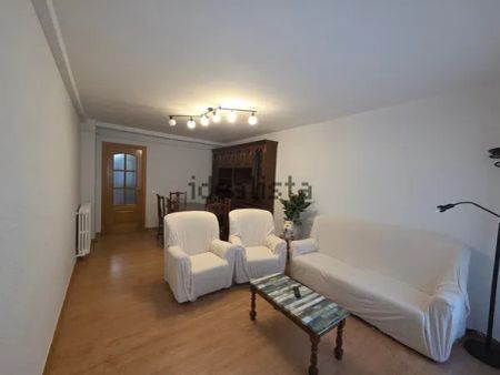 Alquiler de piso en Calle Pendón de Baeza, 4 - Photo 2