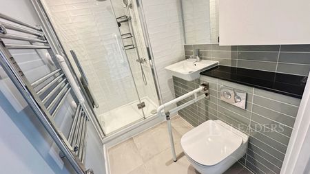 2 bedroom flat to rent Calibra Court -2-Bed Top Floor Flat-Allocated Parking- LU2 - Photo 2