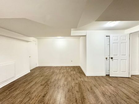 For Lease - 41 Stoneylake (LOWER) Avenue Unit# walk out unit, Brampton, Ontario - Photo 5